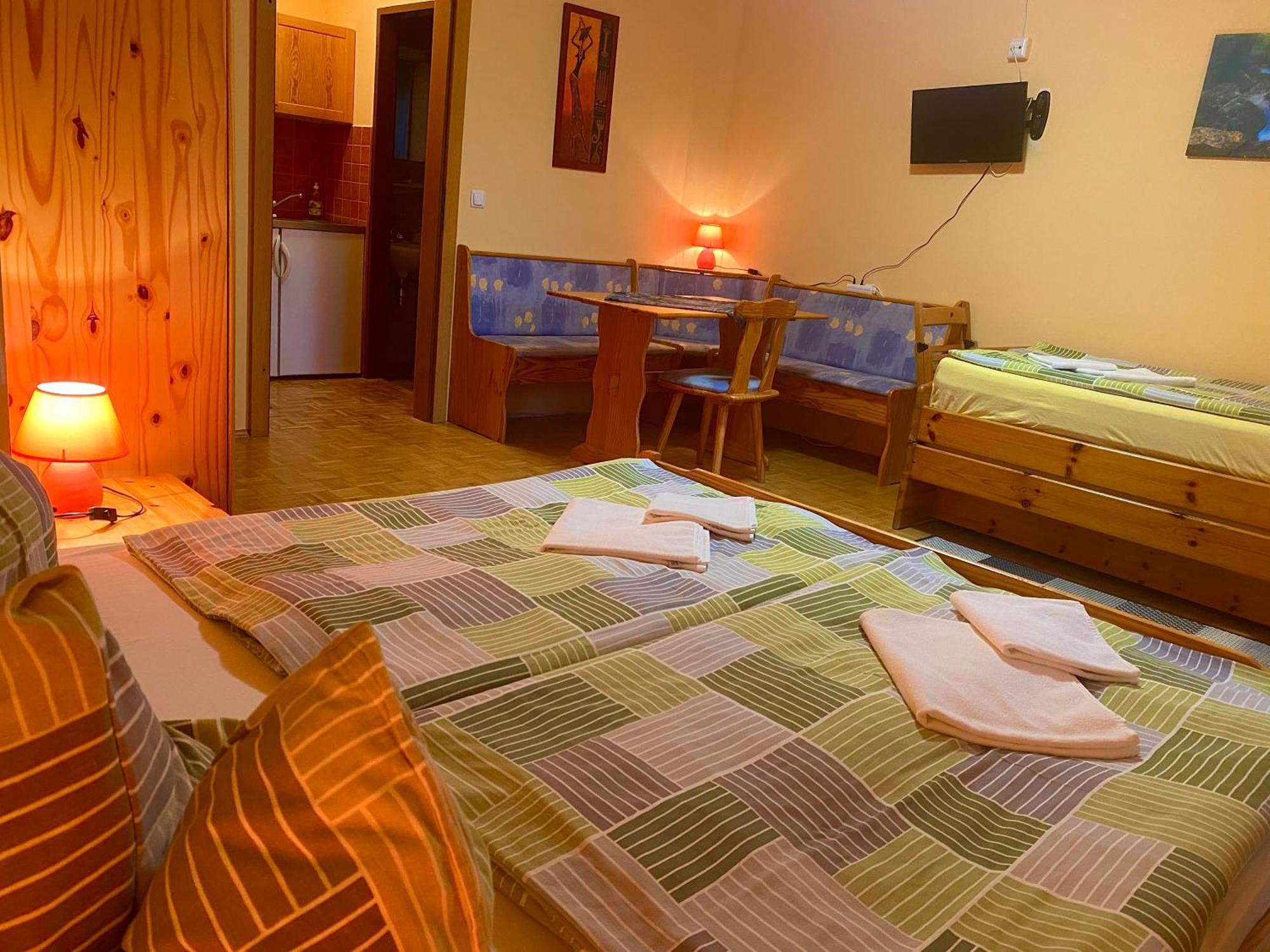 Pension Zur Heiligen Krone Mauterndorf  Εξωτερικό φωτογραφία