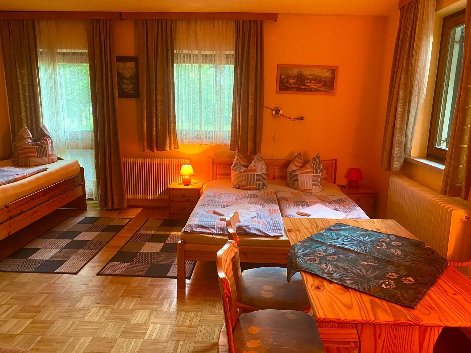 Pension Zur Heiligen Krone Mauterndorf  Εξωτερικό φωτογραφία