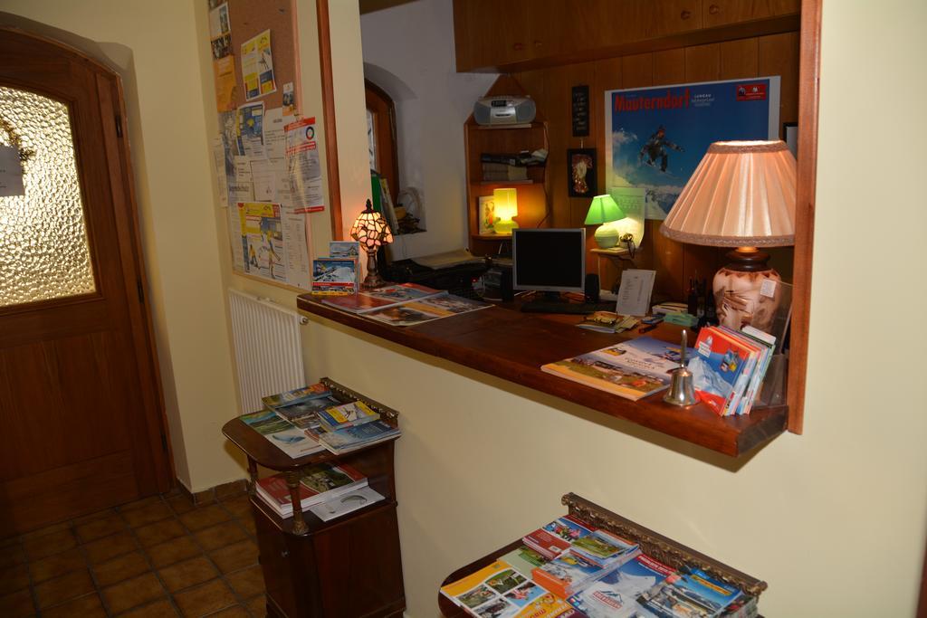 Pension Zur Heiligen Krone Mauterndorf  Εξωτερικό φωτογραφία